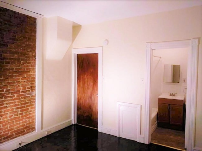 Foto del edificio - 654 St Joseph St