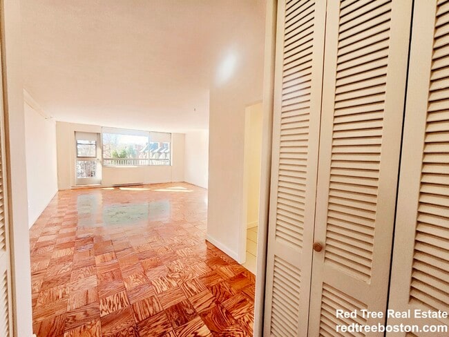 Building Photo - 101 Monmouth St