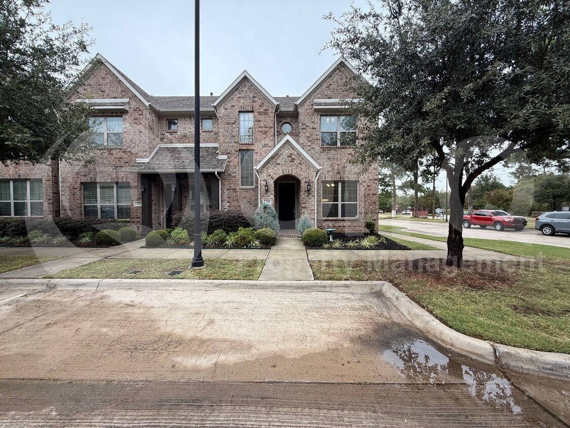 Primary Photo - 2200 Zenith Ave