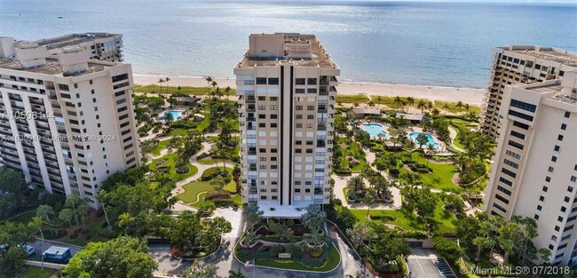 Foto del edificio - 5100 N Ocean Blvd