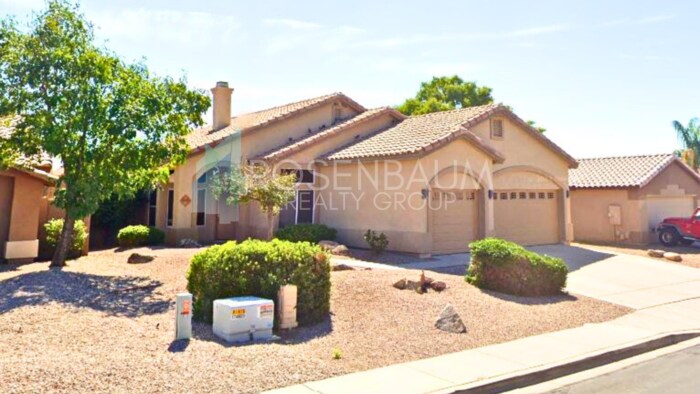 Building Photo - Stunning Single Family home with 3 bedroom...