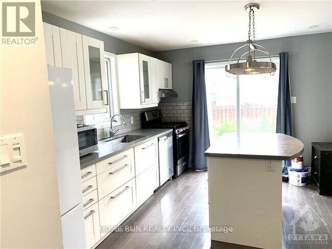 Photo du bâtiment - 1747 Belcourt Blvd