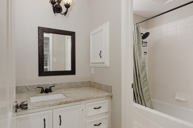 Building Photo - 2 Silverstrand Pl