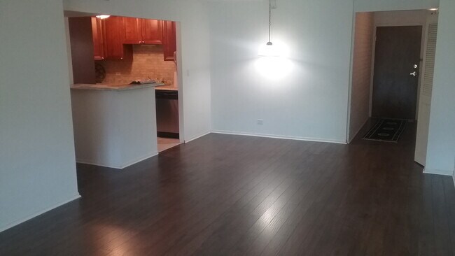 Building Photo - 3222 Sanders Rd