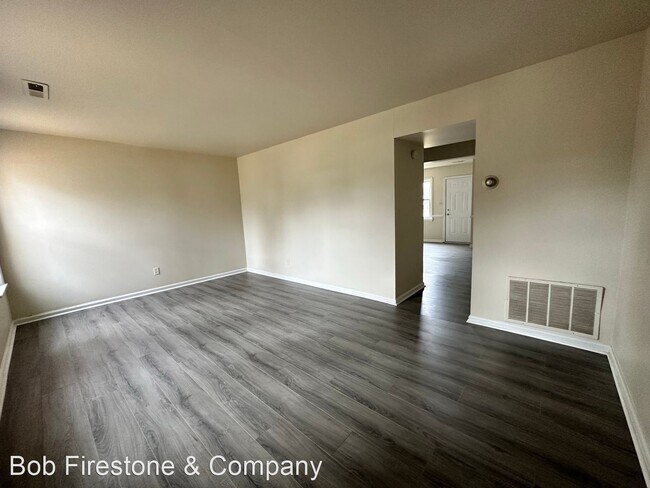 Foto del edificio - 3 br, 1.5 bath House - Luckylee Cresent 3718