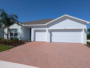 Building Photo - 2484 Landing Dr