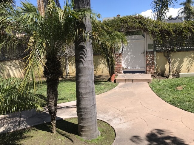 Front of house-2 - 7432 Cuvier St