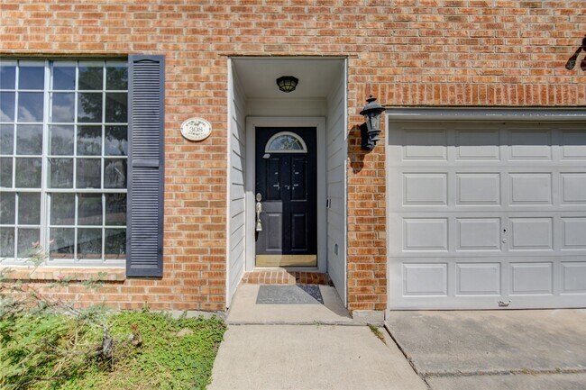 Foto del edificio - 308 N Ranch House Rd