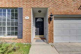 Building Photo - 308 N Ranch House Rd