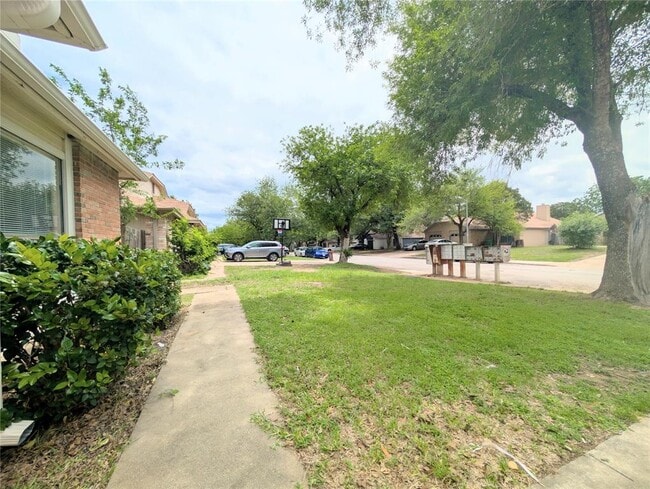 Foto del edificio - 2018 Redwing Way