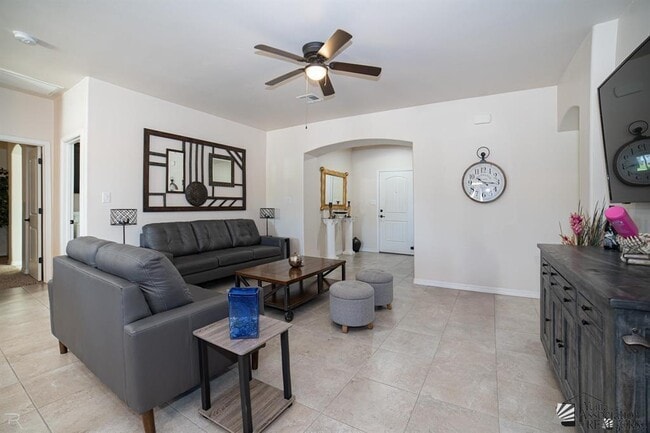 Foto del edificio - 27266 Mesquite Ave