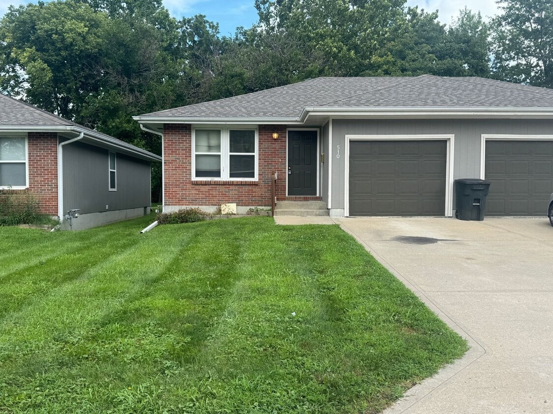 Primary Photo - 508/510 N. Cherry St. Cameron, MO 64429