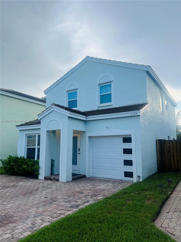 Foto principal - 3329 Apache Ln