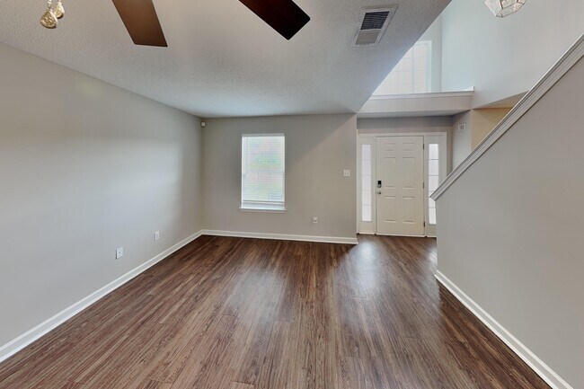 Foto del edificio - 1071 Red Fern Cir W