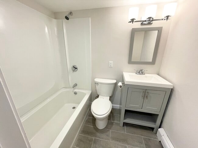 Foto del edificio - 182 Bolton St