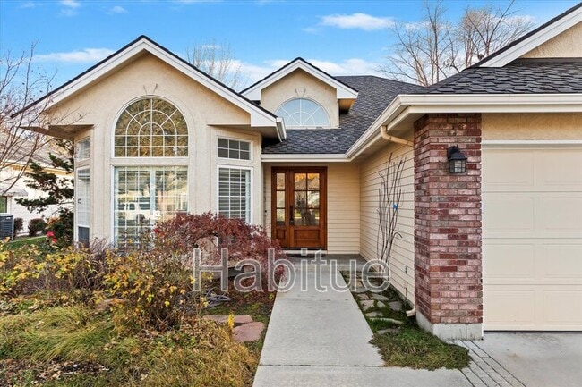 Building Photo - 393 E Trailside Dr