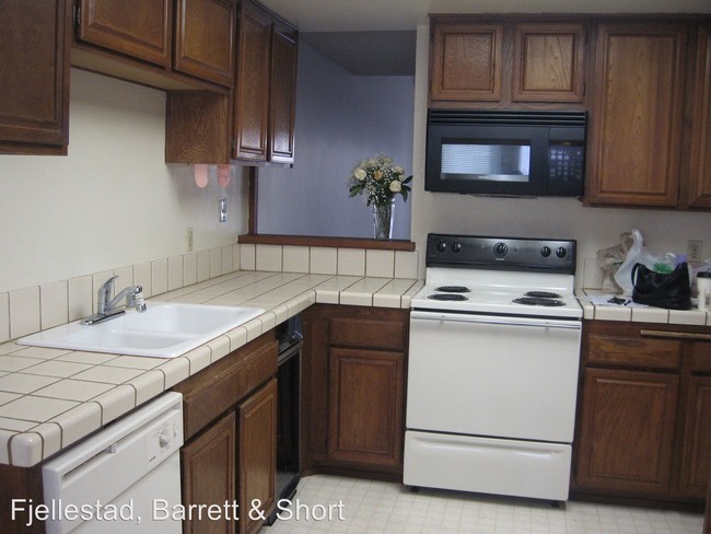 Building Photo - 2 br, 2 bath House - 5605-B Adobe Falls #35