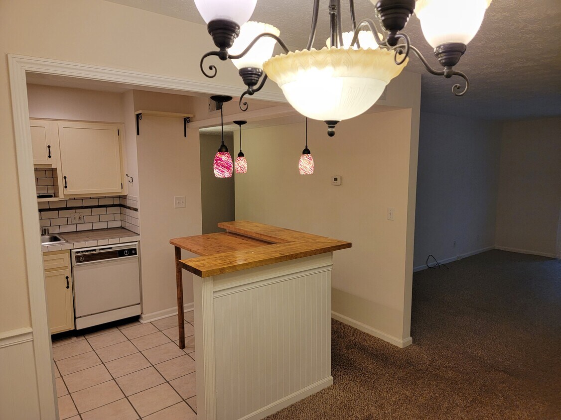 Foto principal - 8022 Westover Dr