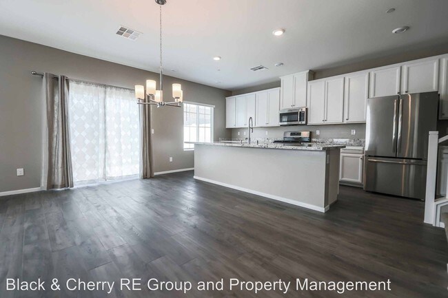 Building Photo - 3 br, 2.5 bath House - 525 Thea St #1412