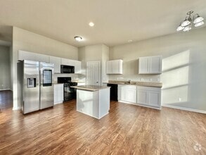 Building Photo - 2250 Northfield Ln