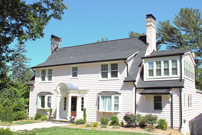 Foto del edificio - 55 Edgemont Rd