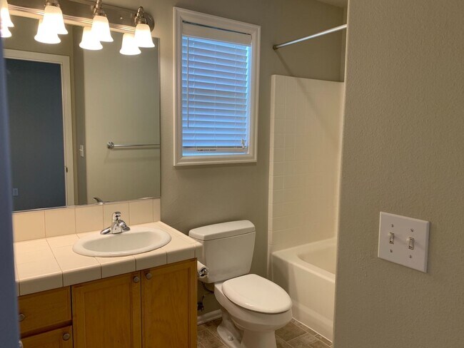 Foto del edificio - 4 Bedroom House ~ South Corvallis