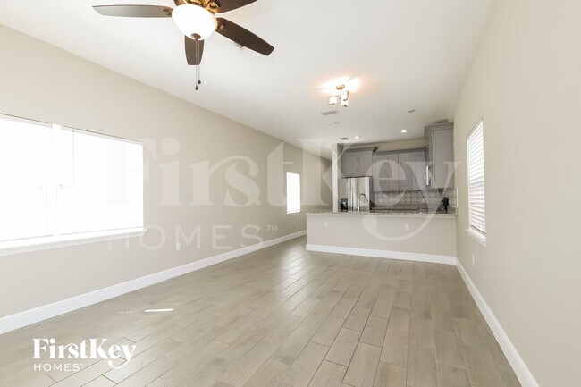 Foto del edificio - 421 N Finley Ave