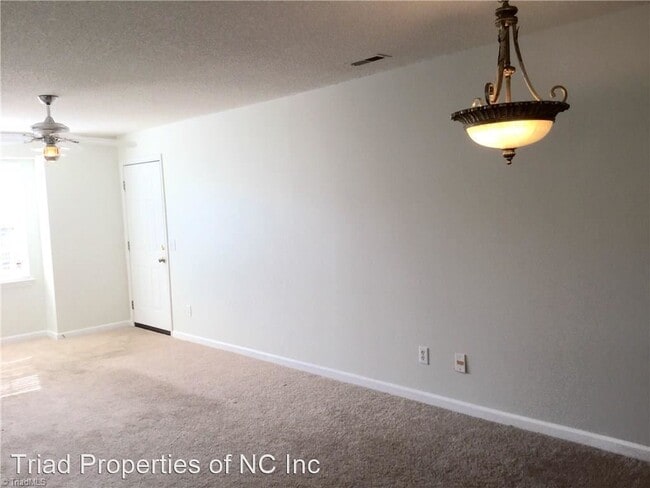 Building Photo - 2 br, 2 bath House - 1012 Westbrook Court