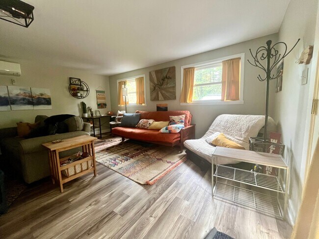 Foto del edificio - 255 Cedar Hill Rd
