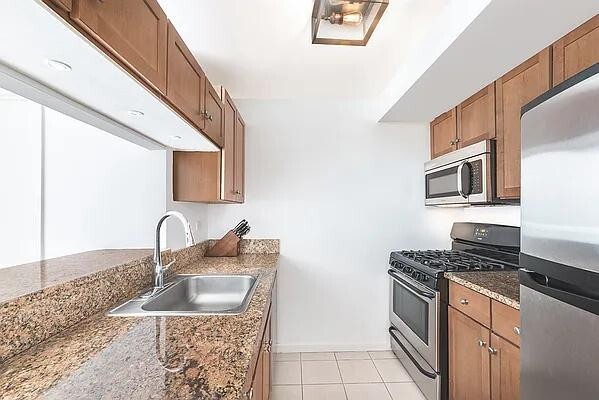 Building Photo - 520 West 23rd Street