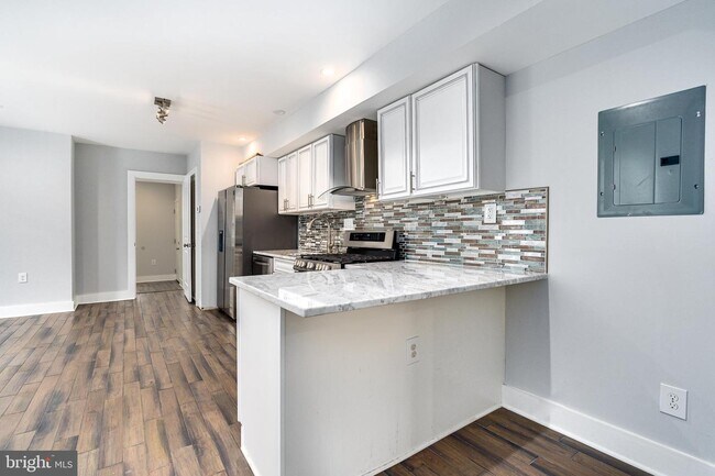 Building Photo - 1227 Simms Pl NE