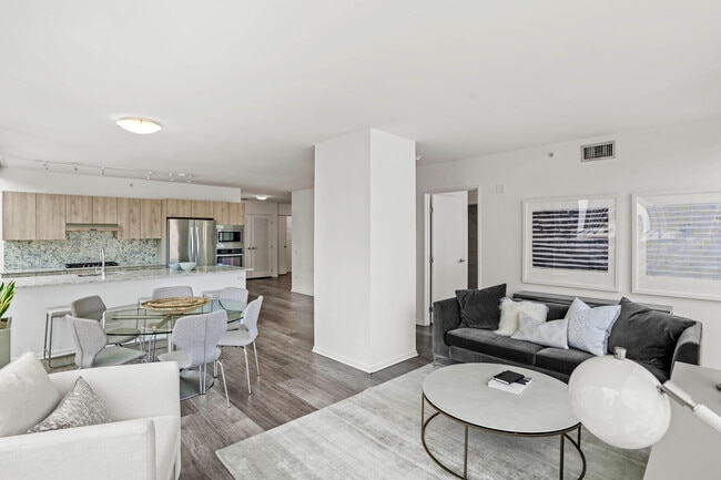 Building Photo - 270 E Illinois St