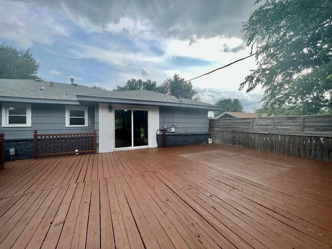 Foto del edificio - 317 Truman Pl