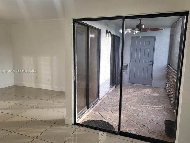 Foto del edificio - 960 N Franklin Ave