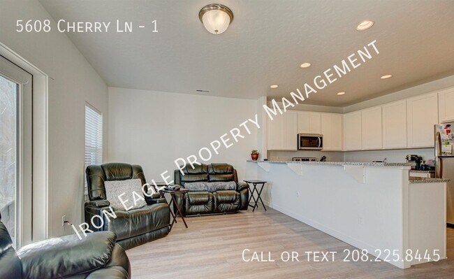 Building Photo - 5608 Cherry Ln