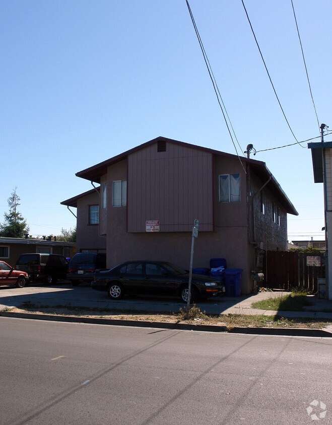 Building Photo - 2352 Maricopa Ave