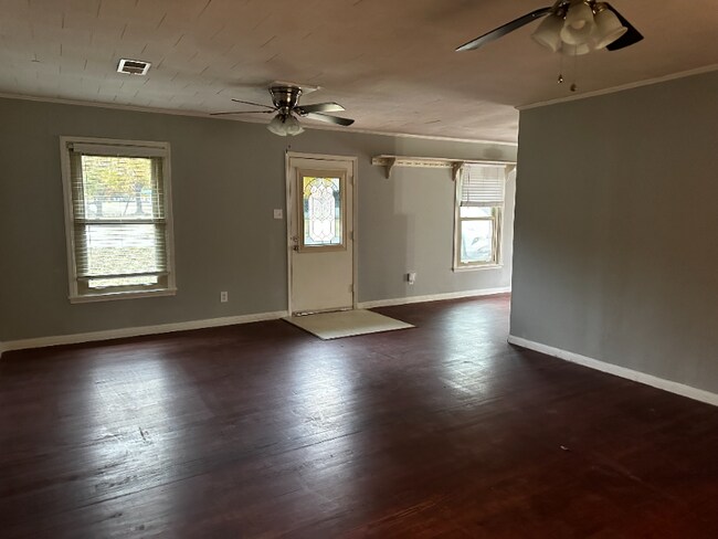 Foto del edificio - 1401 Springdale St