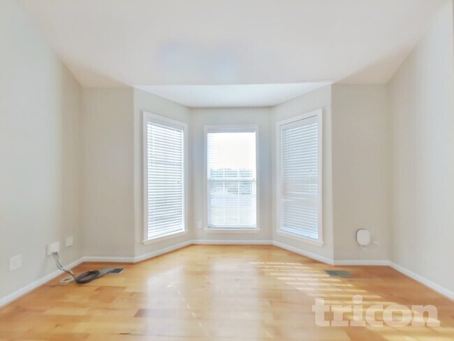 Foto del edificio - 125 Palm Lake Dr