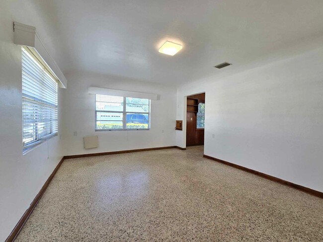 Building Photo - BEACON TRIPLEX