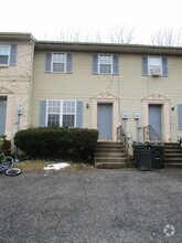 Building Photo - 404 Old Forge Dr