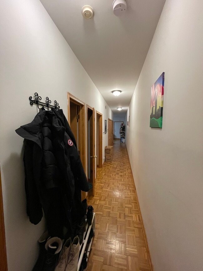 Foto del edificio - 4233 N Kenmore Ave