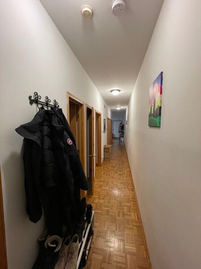 Foto del edificio - 4237 N Kenmore Ave