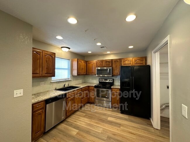 Building Photo - 12303 E 87th St N