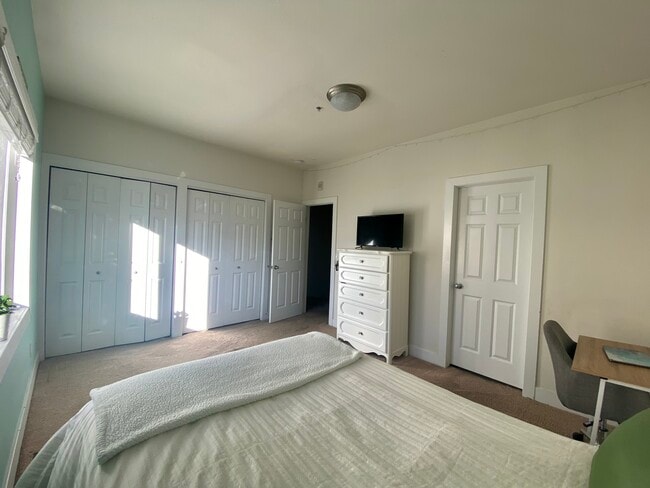 Master Bedroom - 2800 Aurora Ave