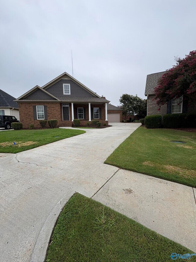 Foto del edificio - 304 Wickerberry Way