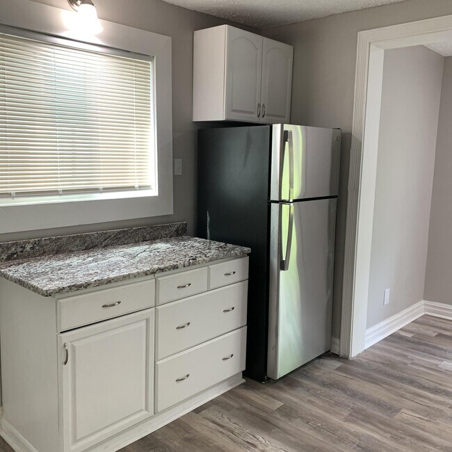 Foto del edificio - 1005 Teall Ave