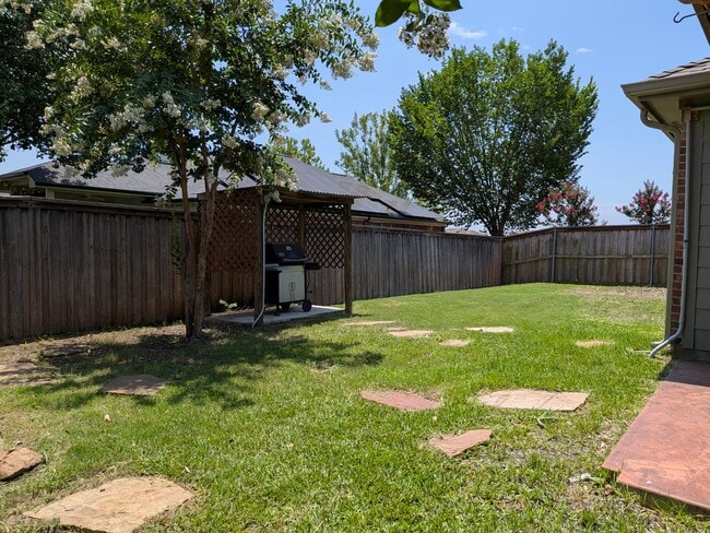 Building Photo - 120 Sandy Ln