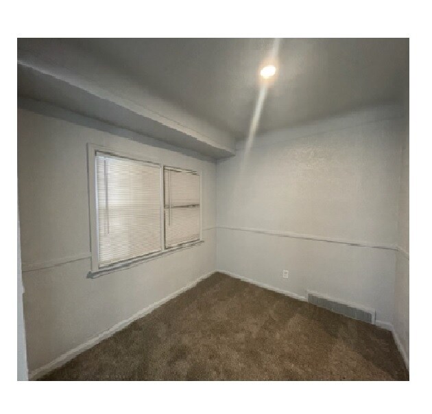 Foto del edificio - 14100 E State Fair Ave
