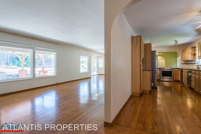 Building Photo - 15611 Kavin Ln