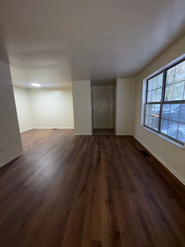 Foto principal - 5317 Greencroft Dr